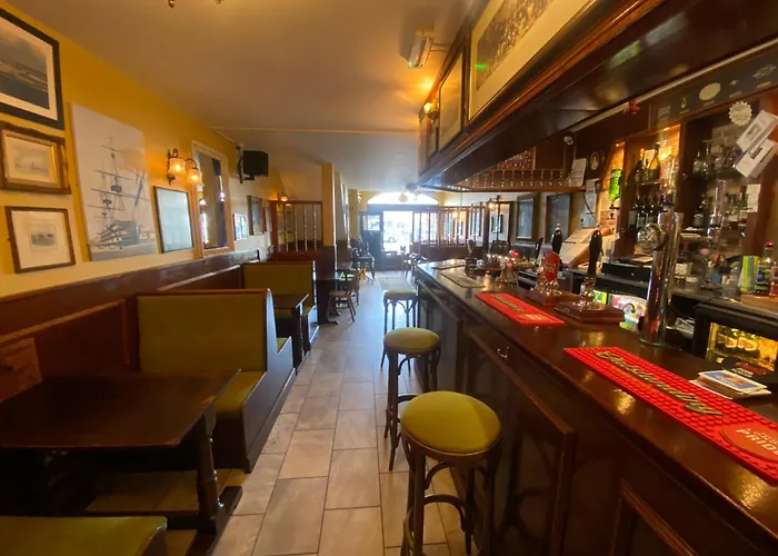 Lady Hamilton Inn